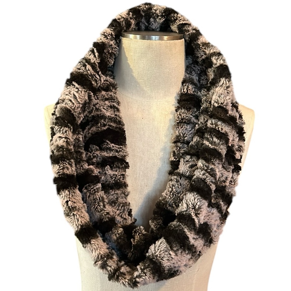 Black/Gray Animal Print Faux Fur Infinity Style🧣Scarf
